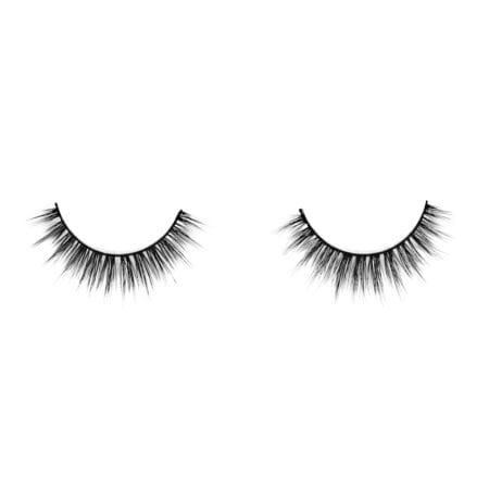 AW-MR-3D-025_Close-up Pair of black false eyelashes with a soft 3D volume effect, wispy fibres, and a curved lash band on a white background.