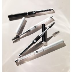 Brosse à cils et sourcils avec capuchon – noir